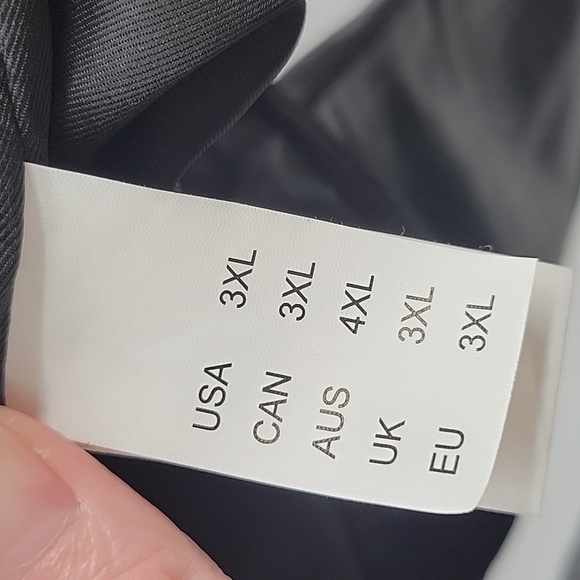 Women's Black Leather Jacket - Picture 16 of 16